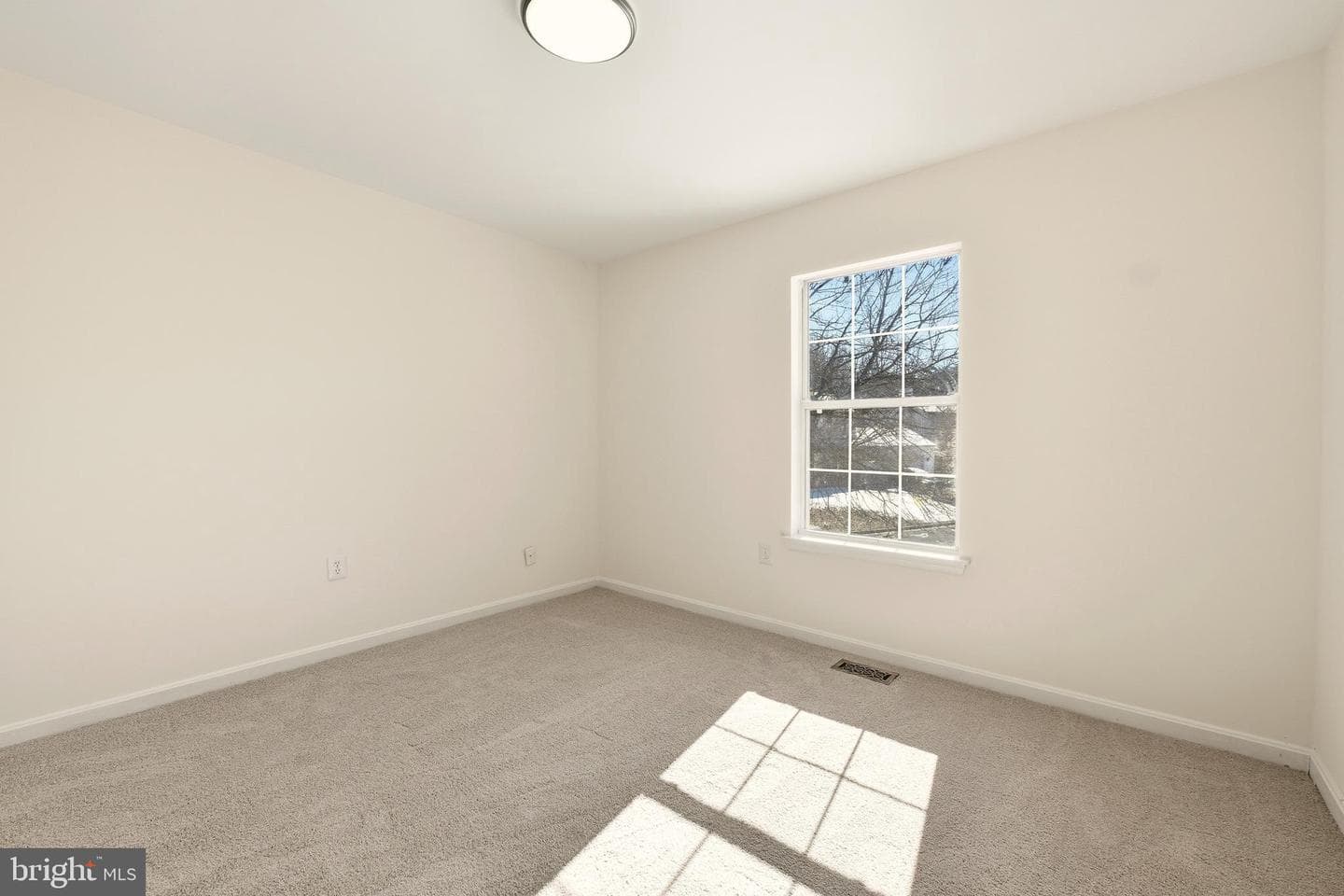 5301 Broadwater Street photo 28