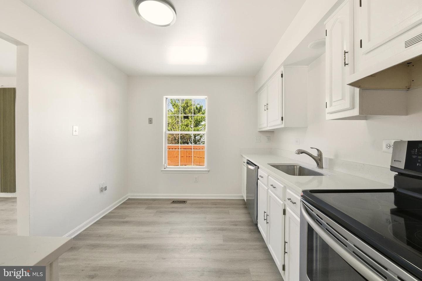 5301 Broadwater Street photo 30