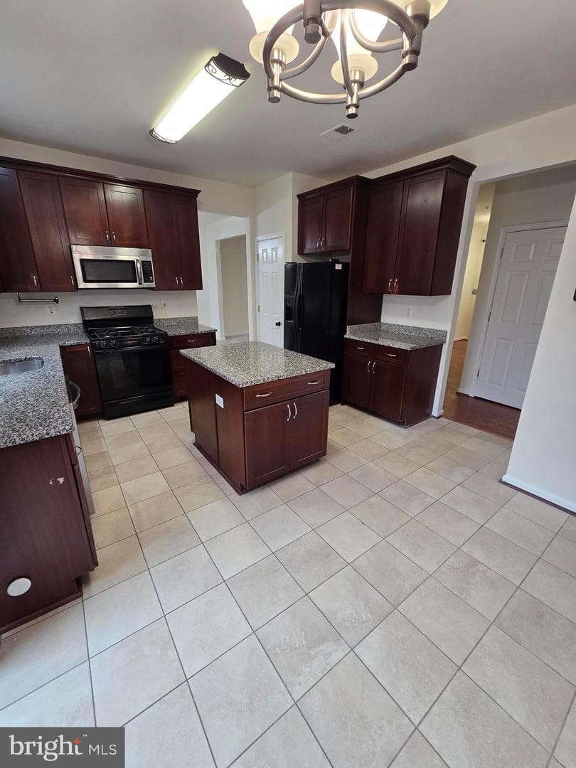 4316 Reverend Eversfield Court photo 13