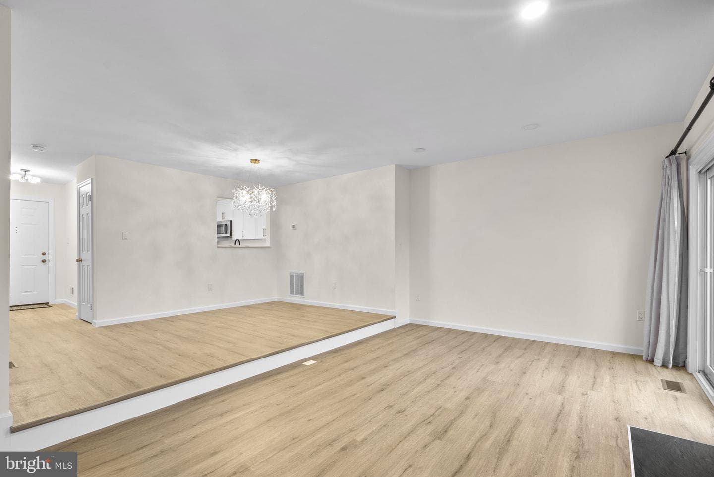 10637 Campus Way S photo 12