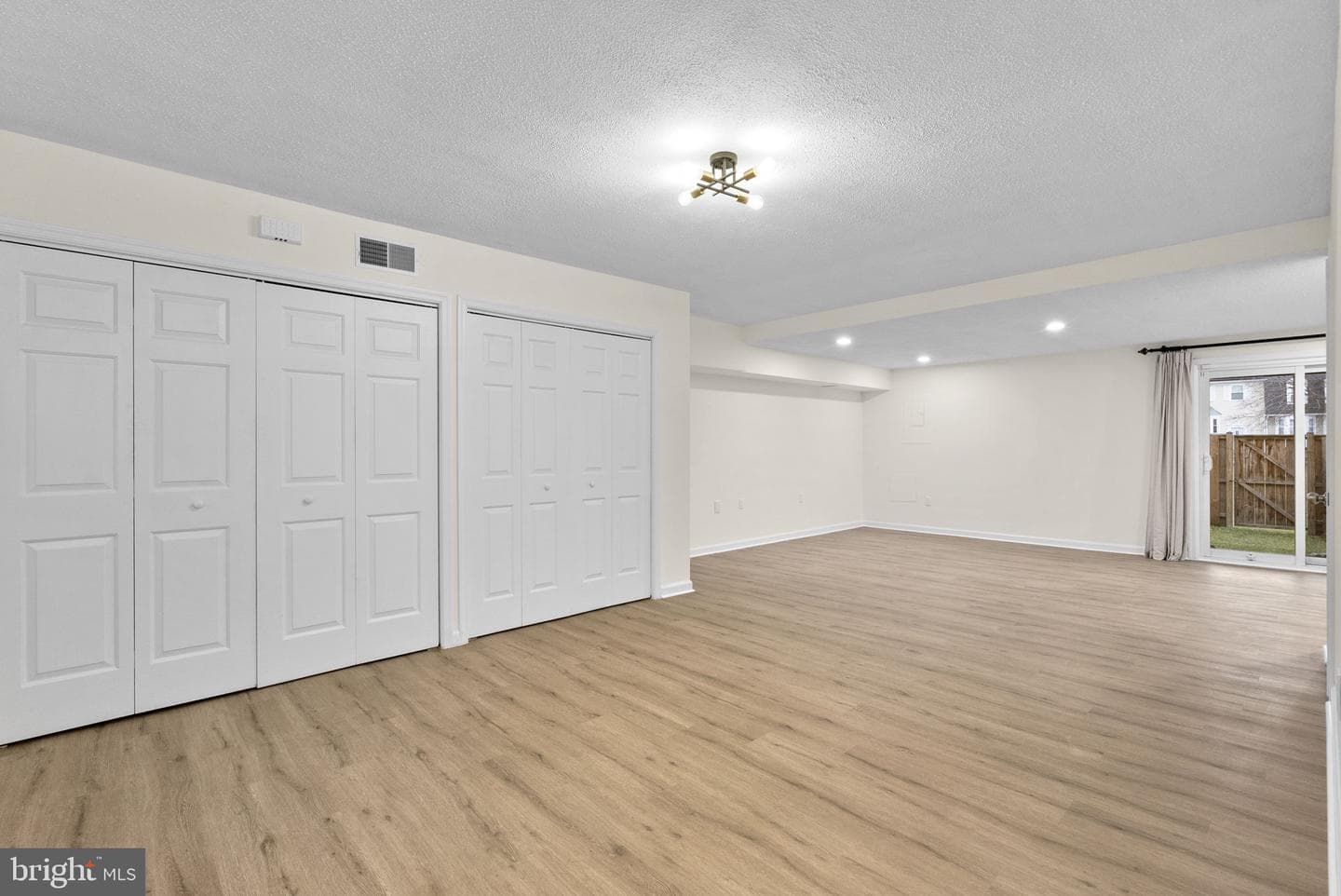 10637 Campus Way S photo 31