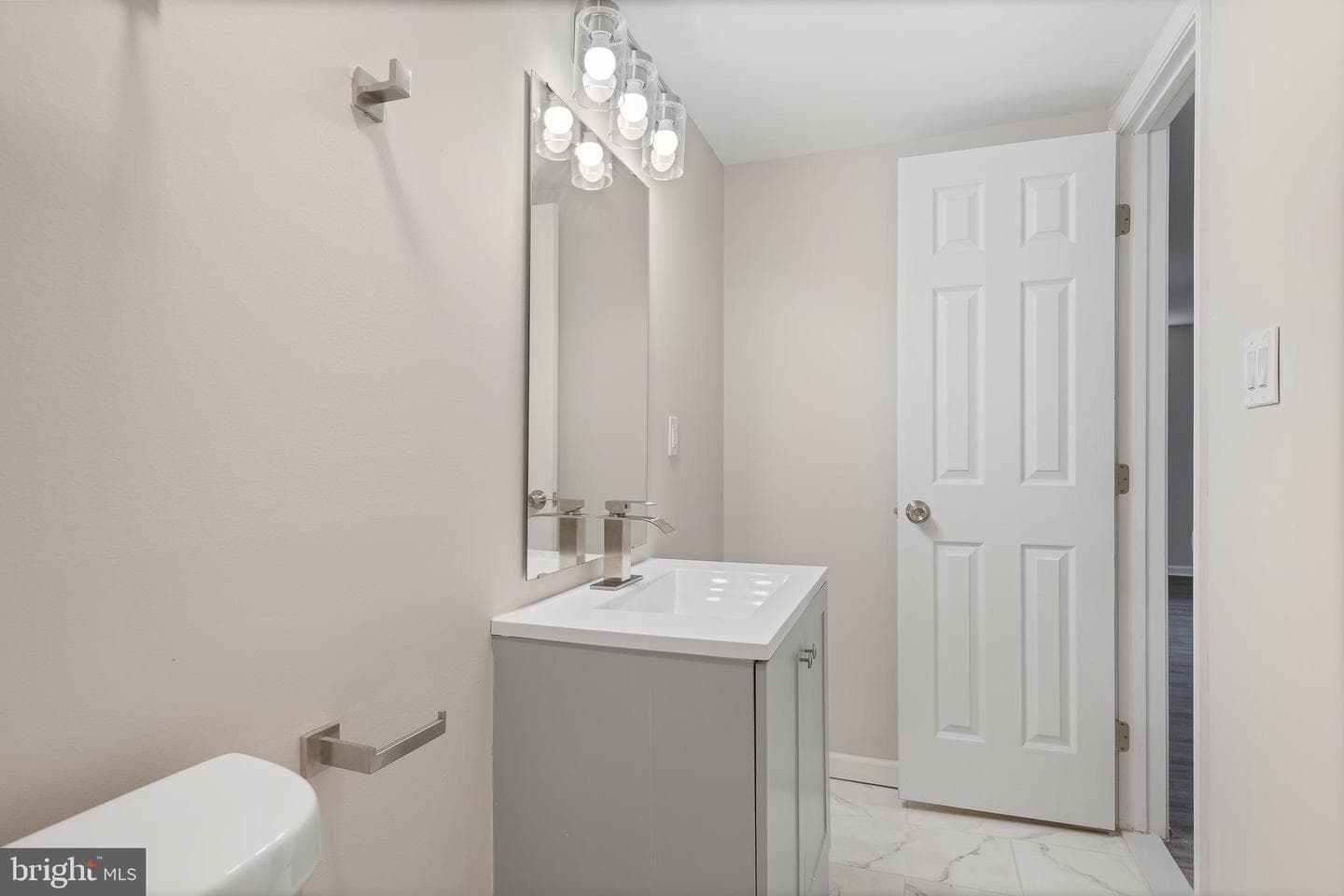 7804 Darcy Road photo 13