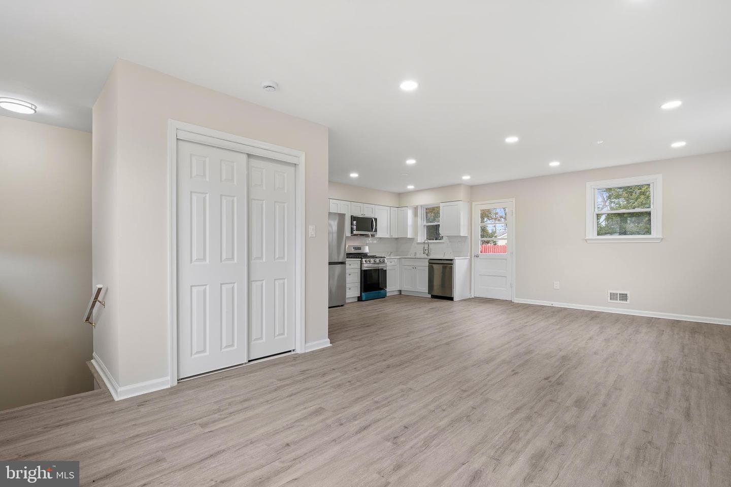 7804 Darcy Road photo 3