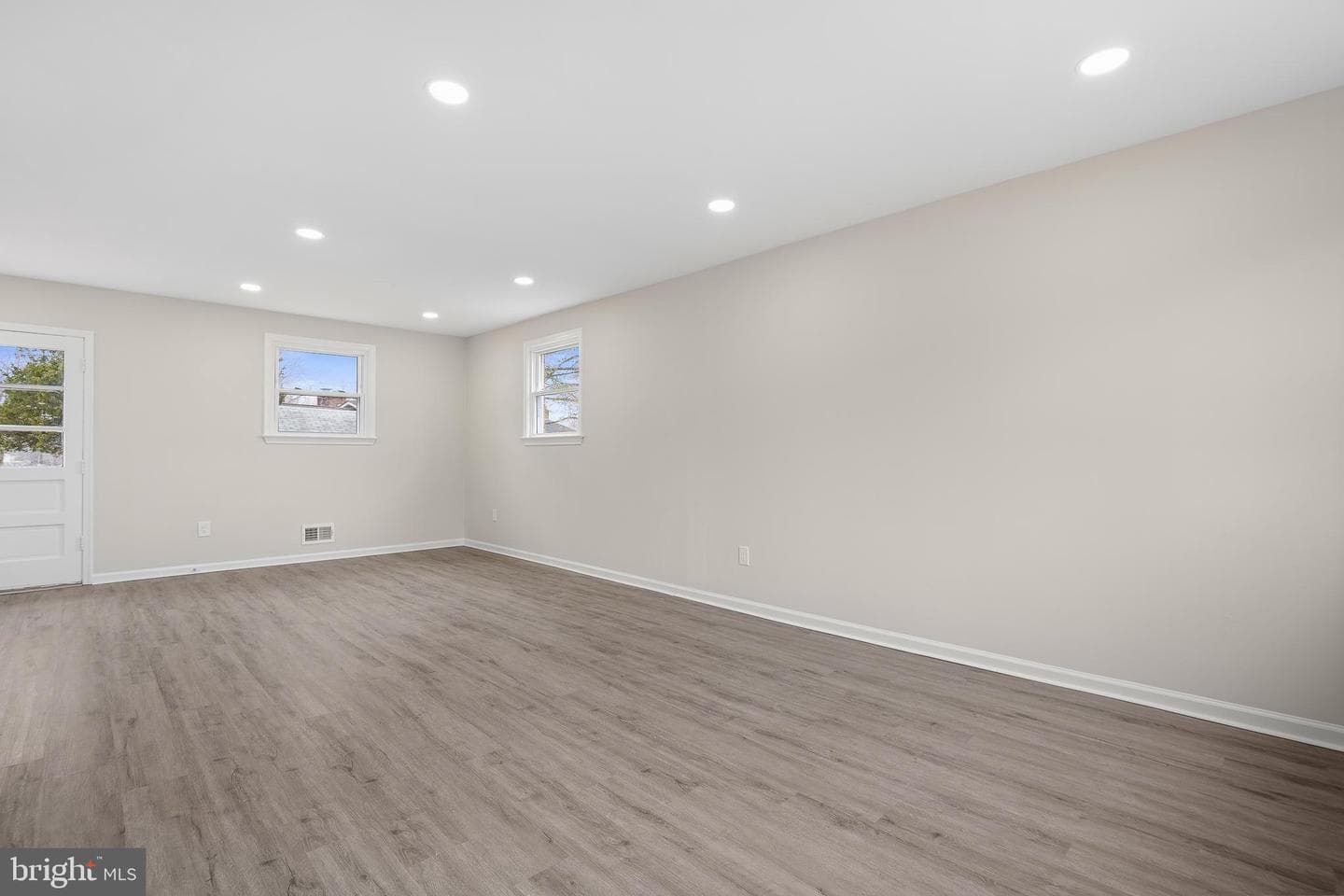 7804 Darcy Road photo 5