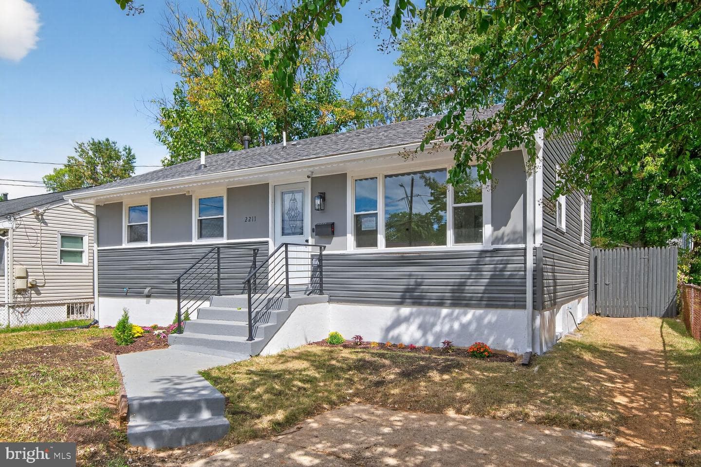 2211 Vermont Avenue photo 19