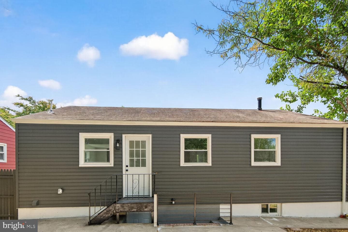 2211 Vermont Avenue photo 20