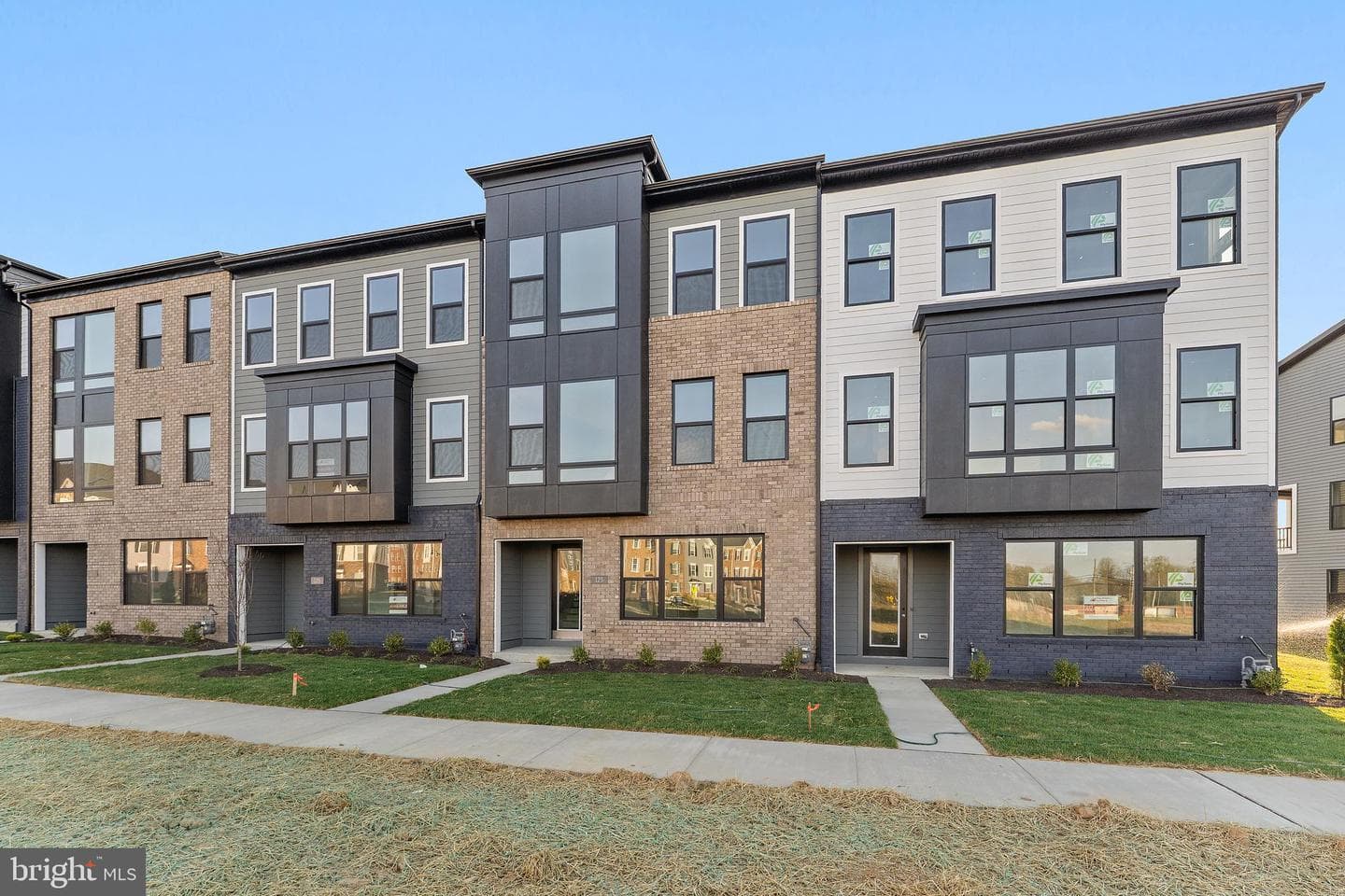 123 Summit Point Blvd # 14J