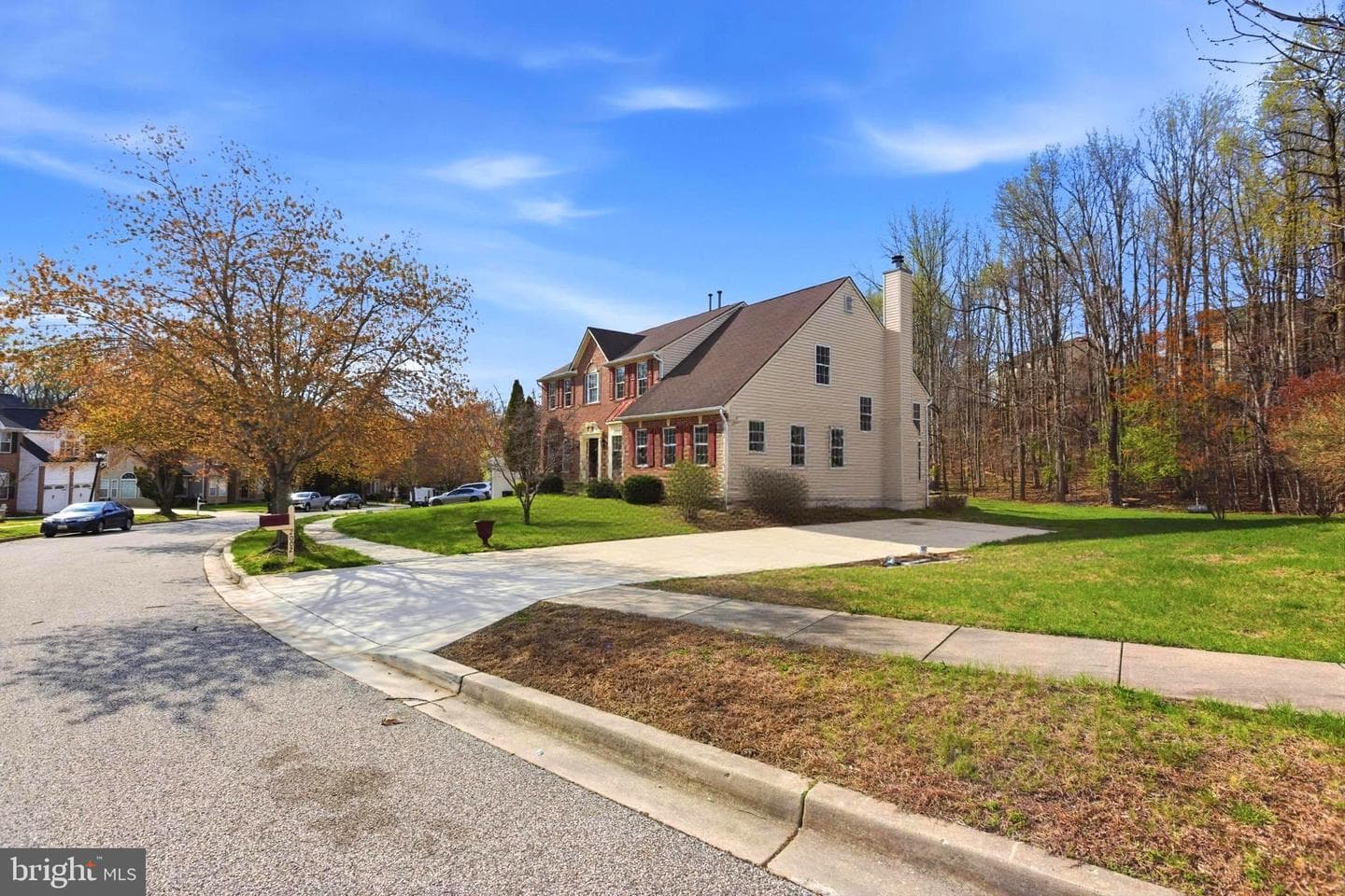 2002 Thistlewood Drive photo 3