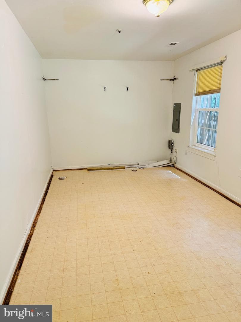 12402 Old Colony Drive photo 17