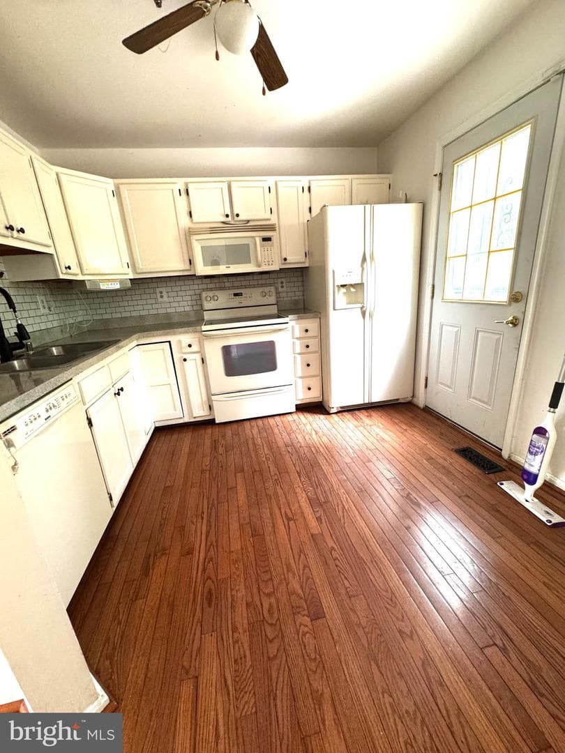 12402 Old Colony Drive photo 3
