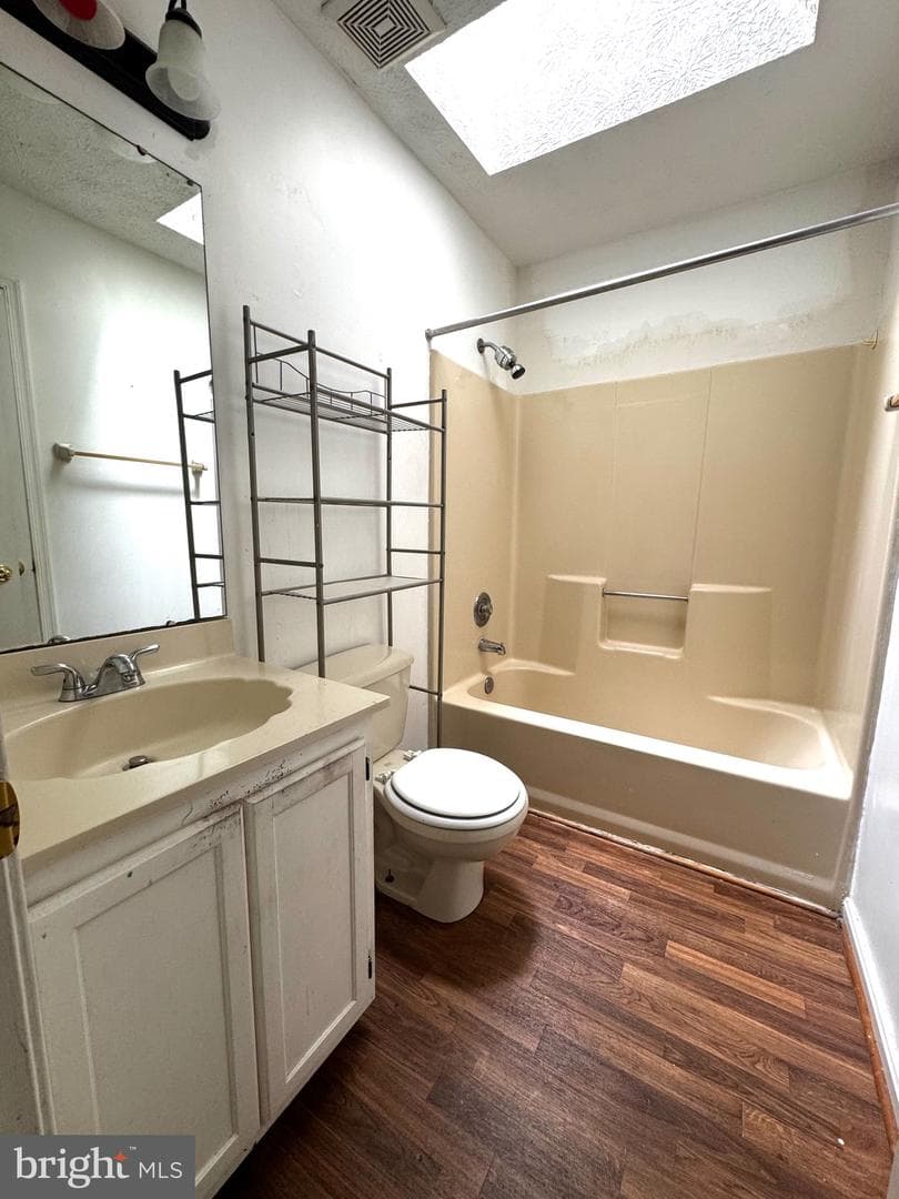 12402 Old Colony Drive photo 4
