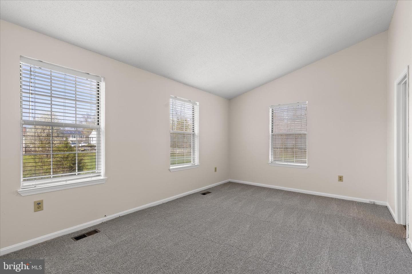 957 Saint Michaels Drive photo 19