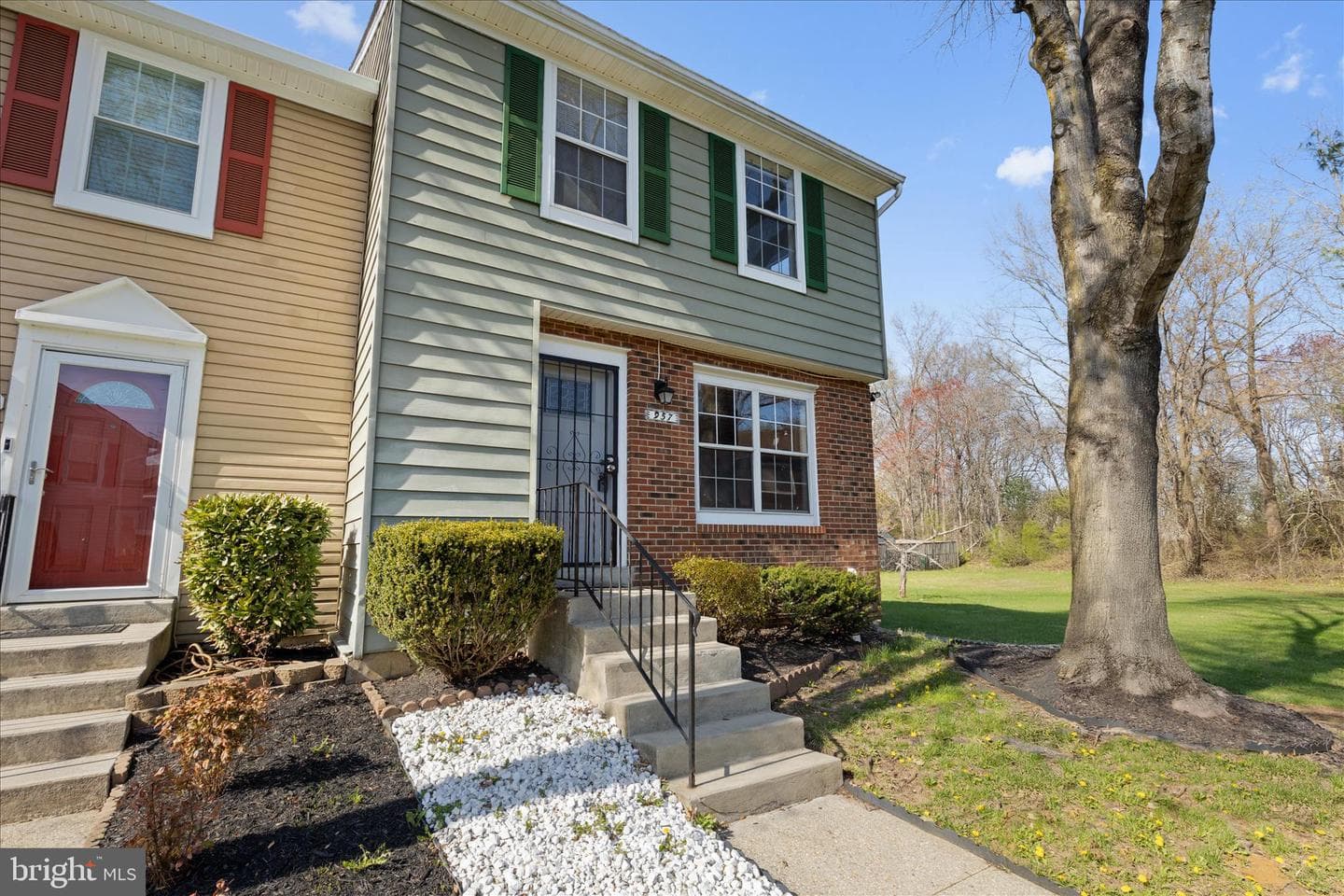 957 Saint Michaels Drive photo 2