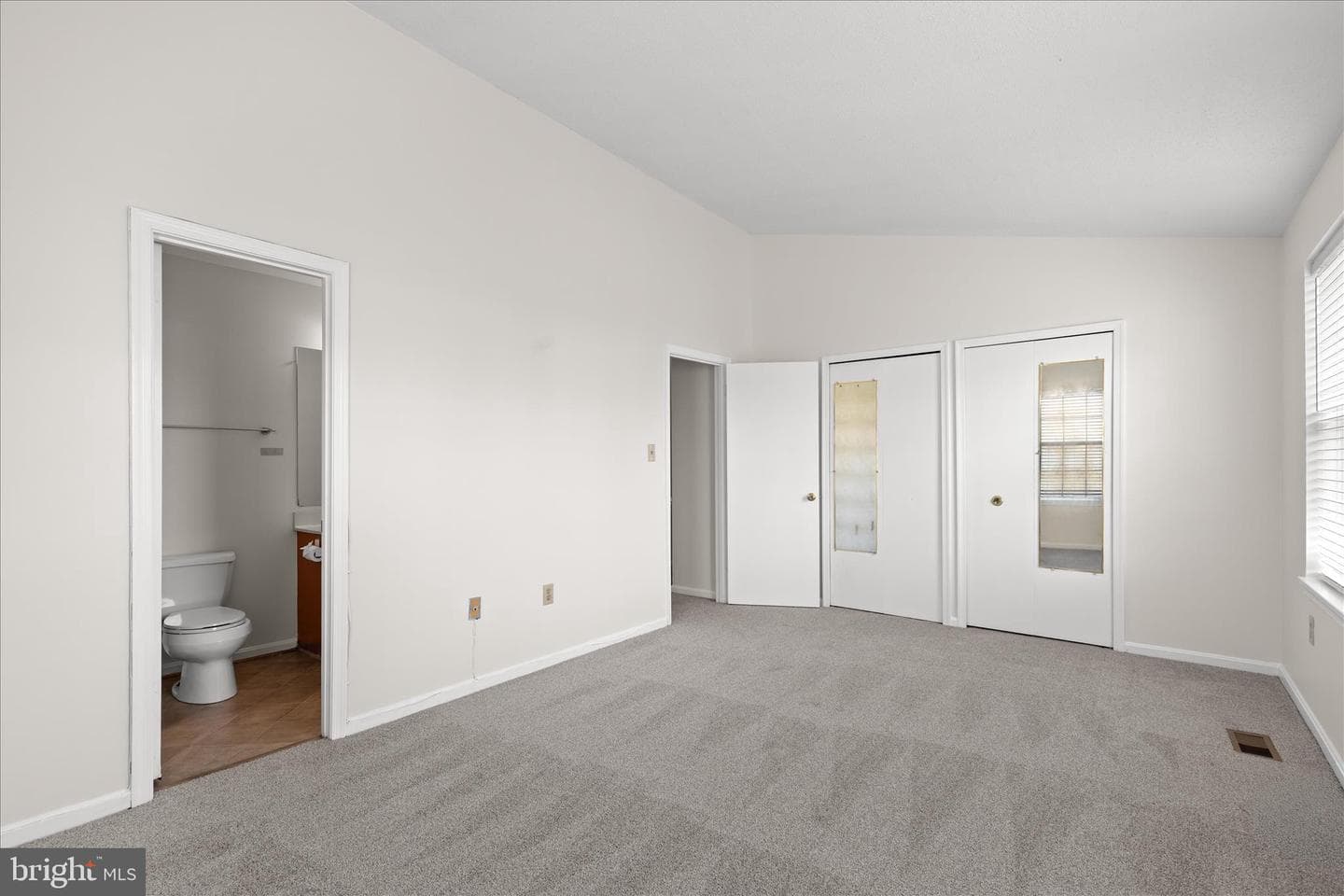 957 Saint Michaels Drive photo 20