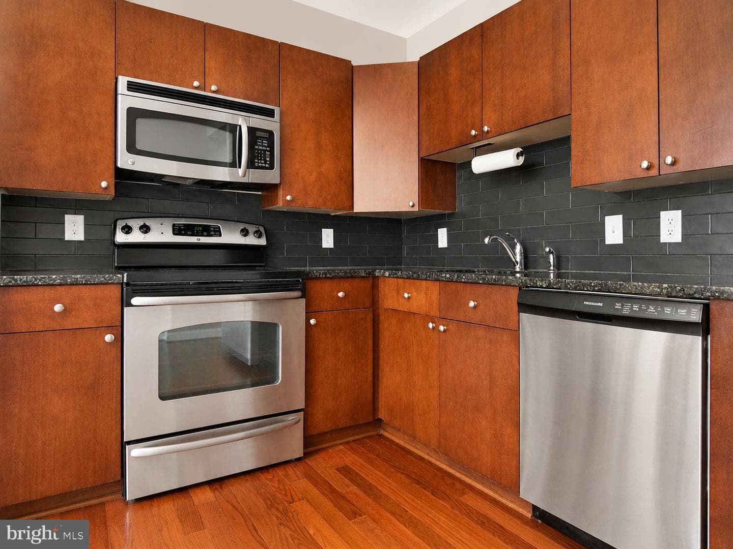 155 Potomac Pssge #606 photo 36