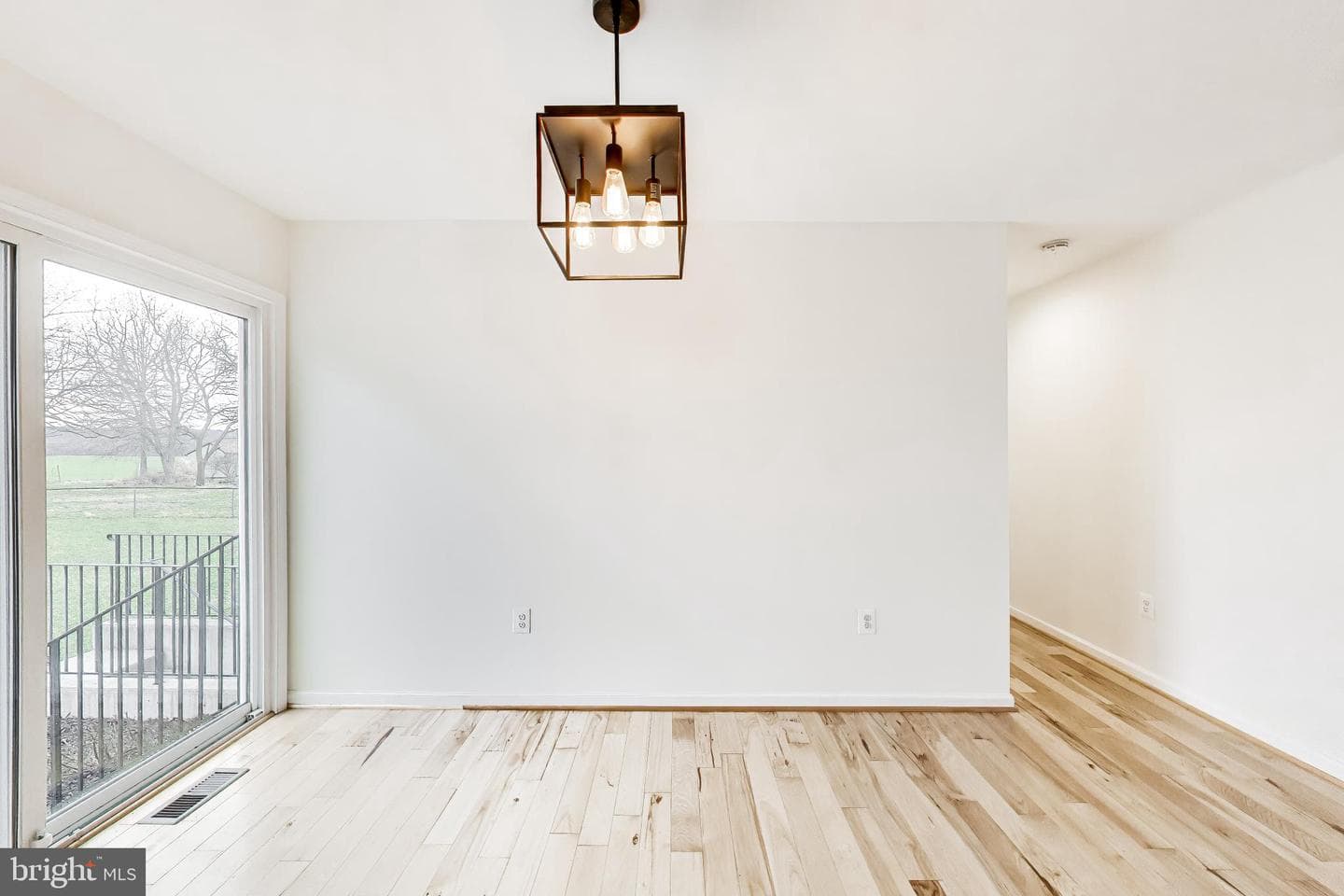 11431 Rosedale Lane photo 8