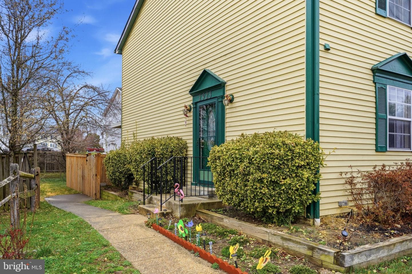 2923 North Grove photo 40