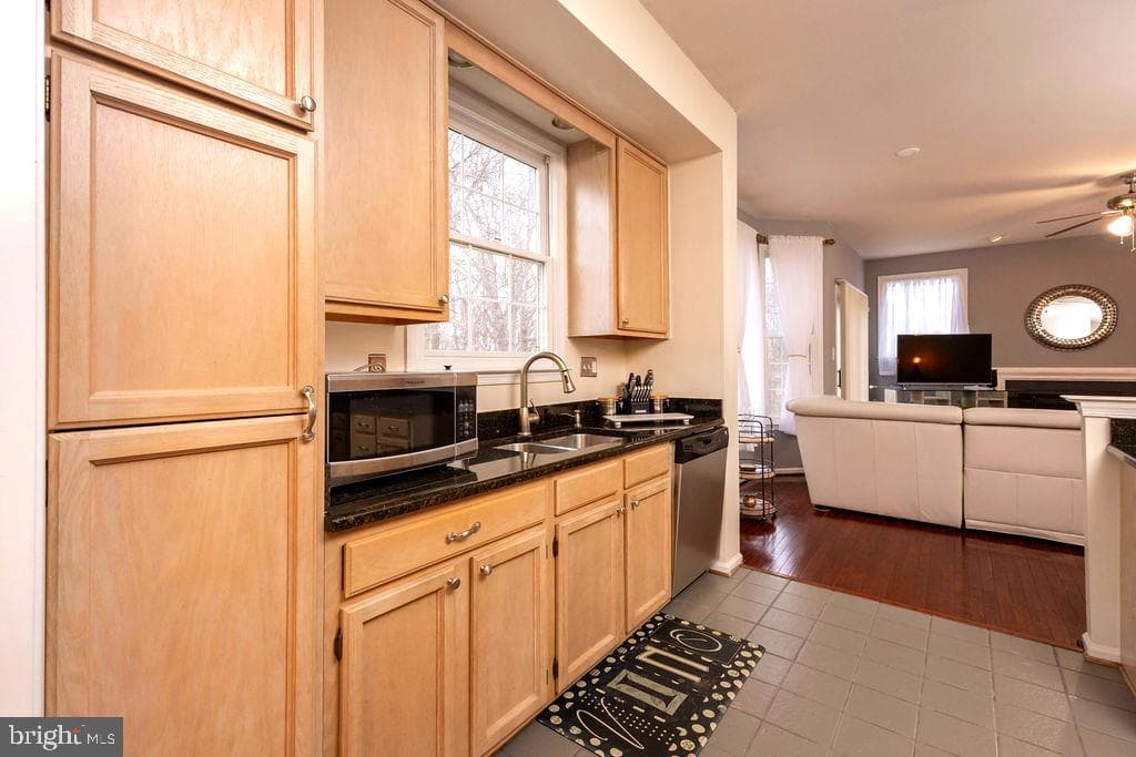 16000 Pennsbury Drive photo 11