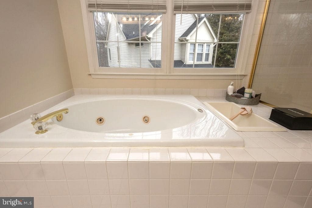 16000 Pennsbury Drive photo 21