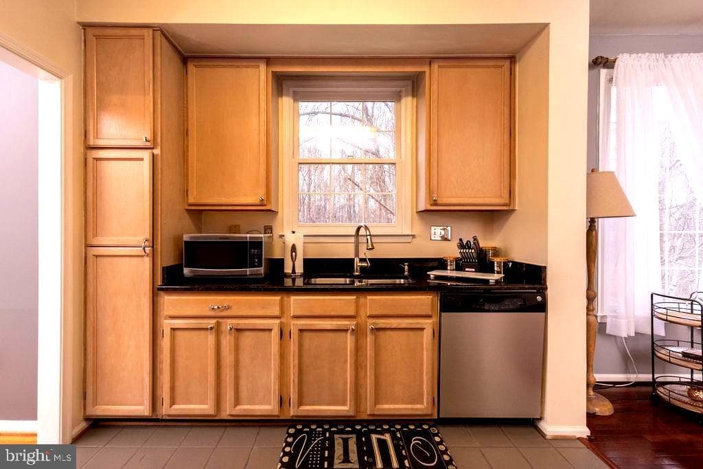 16000 Pennsbury Drive photo 9