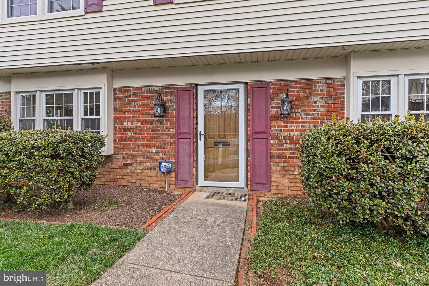 8714 Granite Lane photo 2