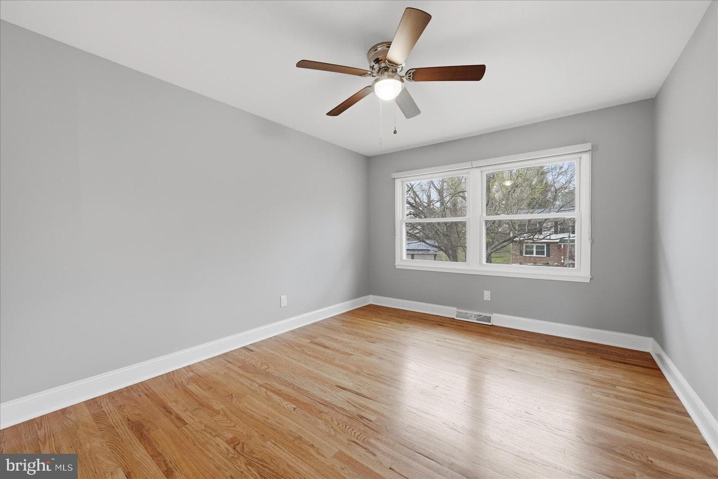 1706 Dauphin Drive photo 10