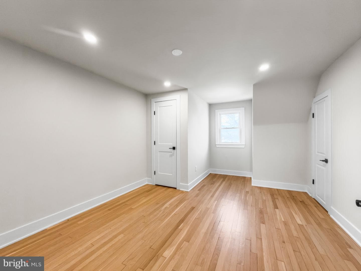 4633 Eastern Avenue photo 27
