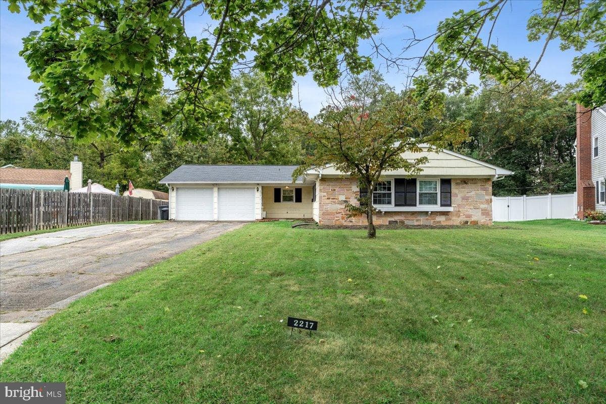 2217 Harwood Lane photo 2