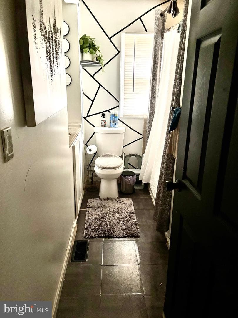 7012 Noah Drive photo 4