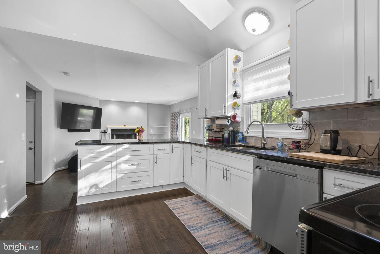506 Rosier Road photo 10