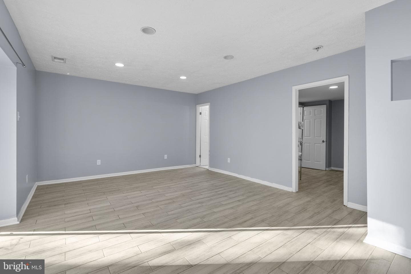 506 Rosier Road photo 30