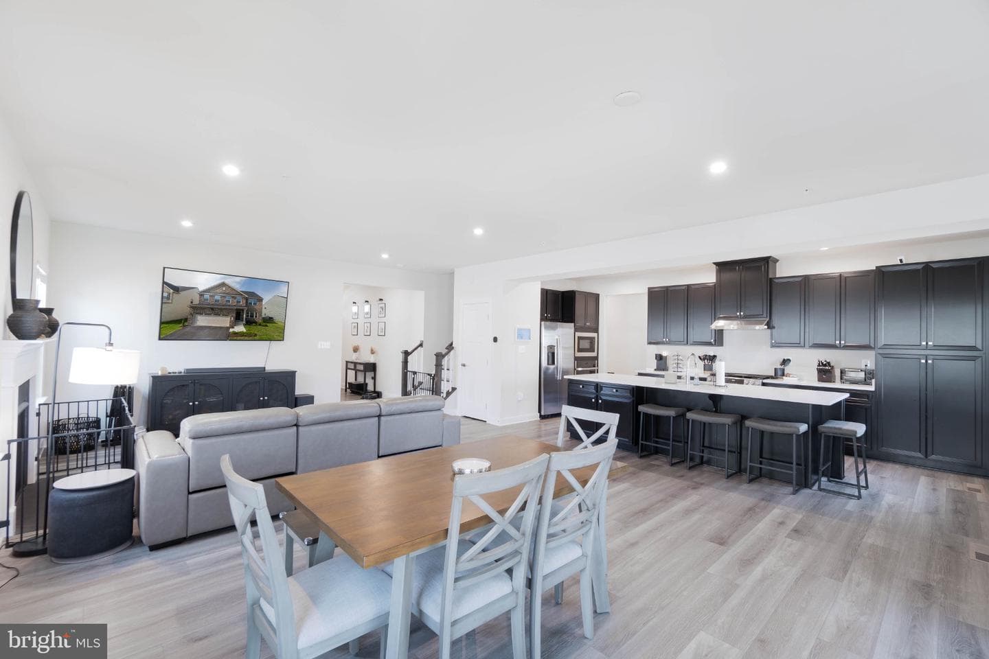 8106 Iron Hill Court photo 4