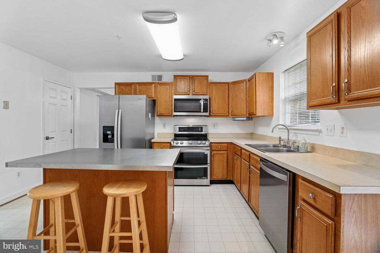 13313 Mockingbird Lane photo 4