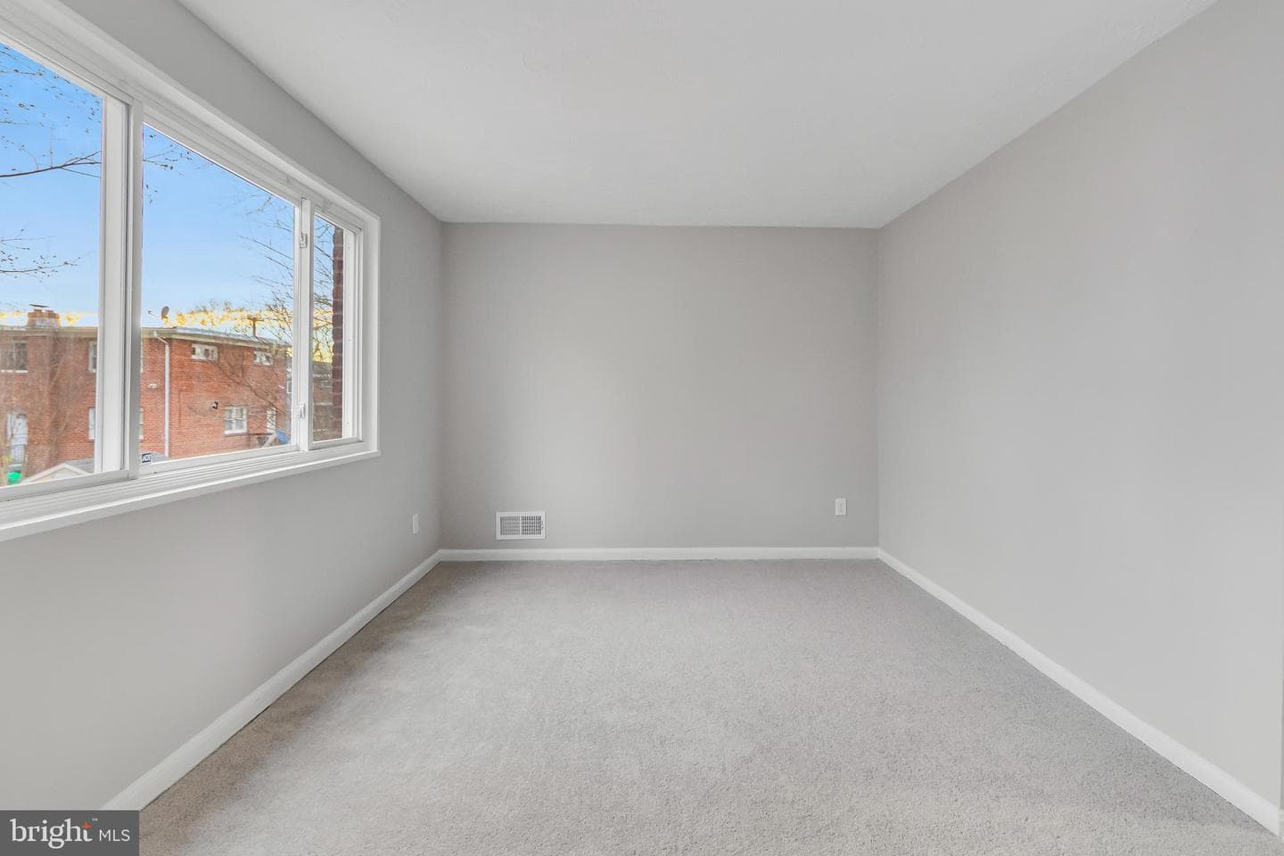 5005 Roseld Court photo 11