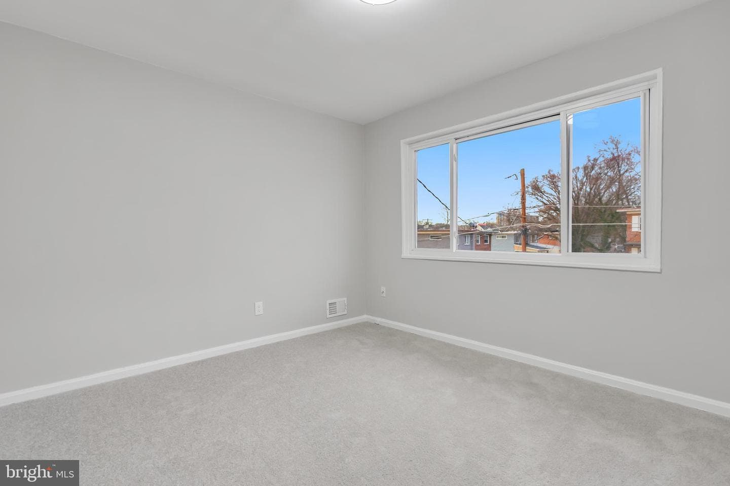 5005 Roseld Court photo 17