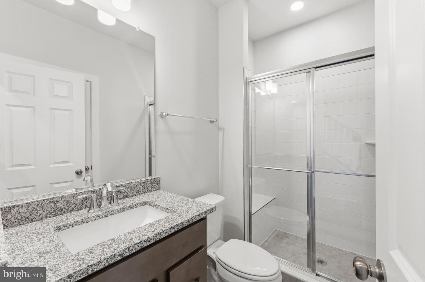 125 Summit Point Boulevard #13-J photo 17