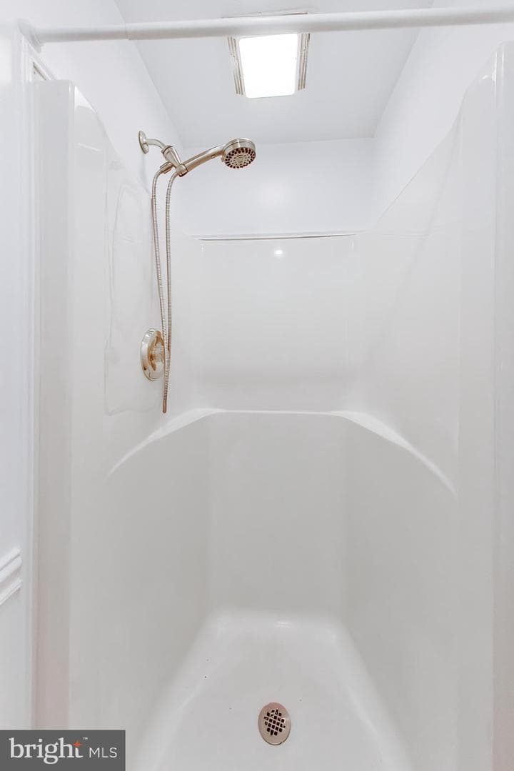 14222 Oxford Drive photo 10