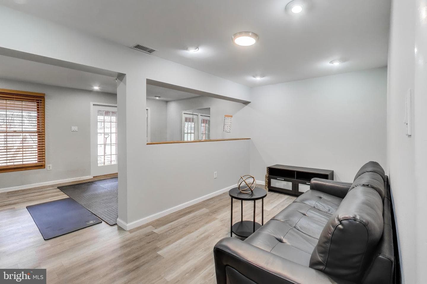 14222 Oxford Drive photo 19