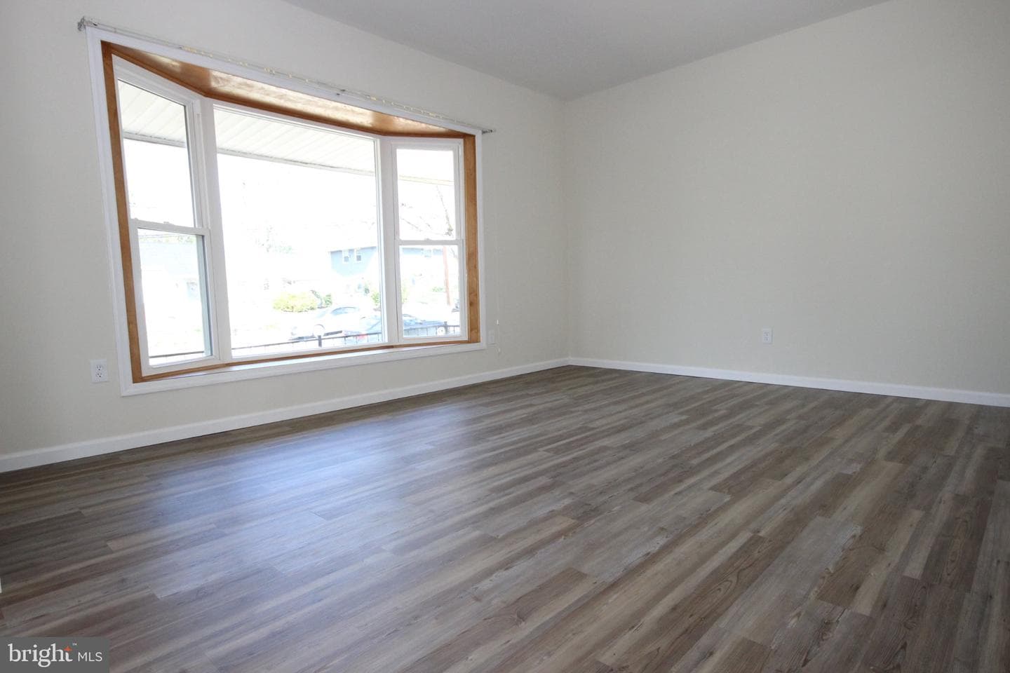 13109 Greenmount Avenue photo 17