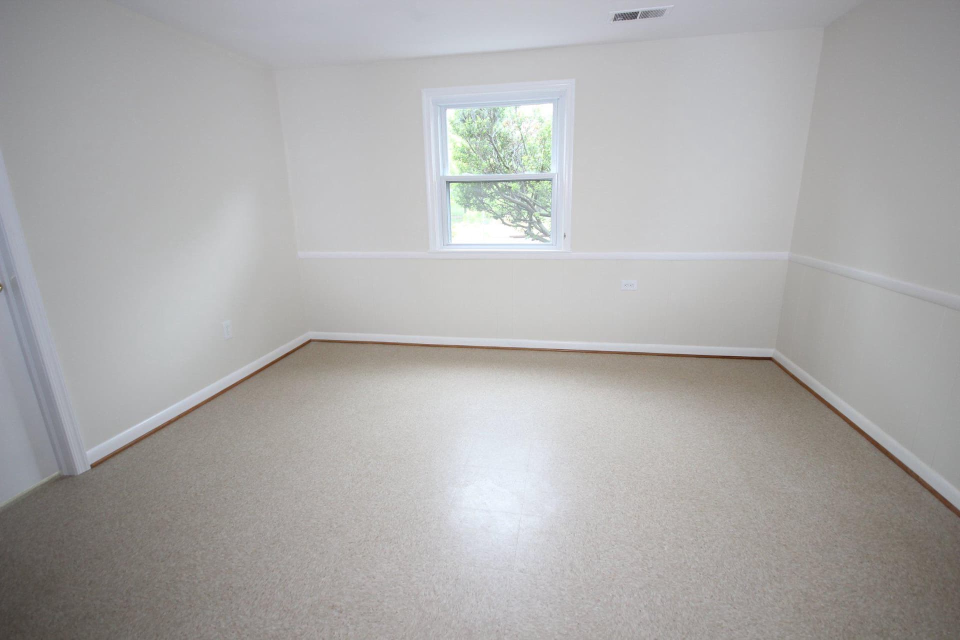13109 Greenmount Avenue photo 28