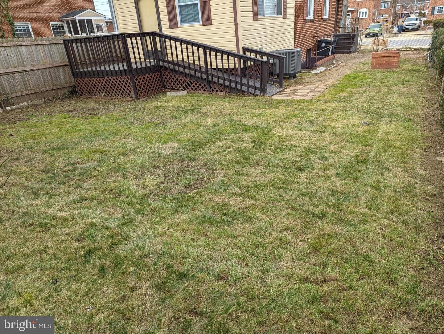 4906 Winthrop Street photo 2