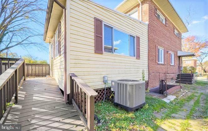 4906 Winthrop Street photo 3
