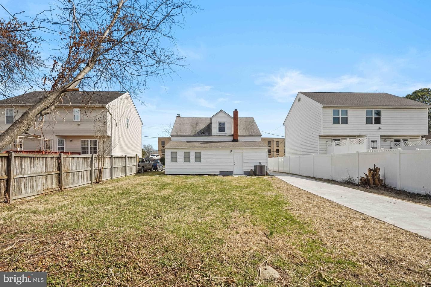3417 Forestville Place photo 5