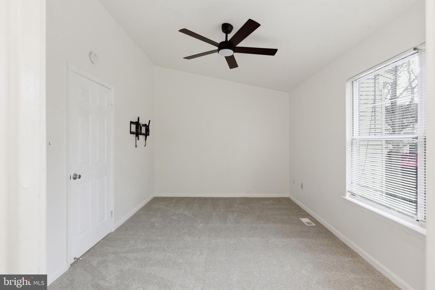14606 London Lane photo 17