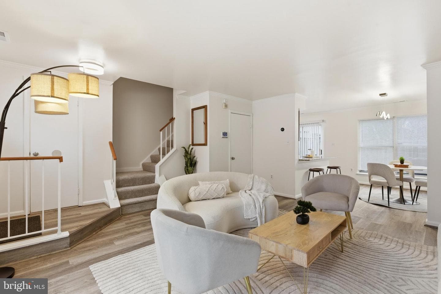 14606 London Lane photo 2