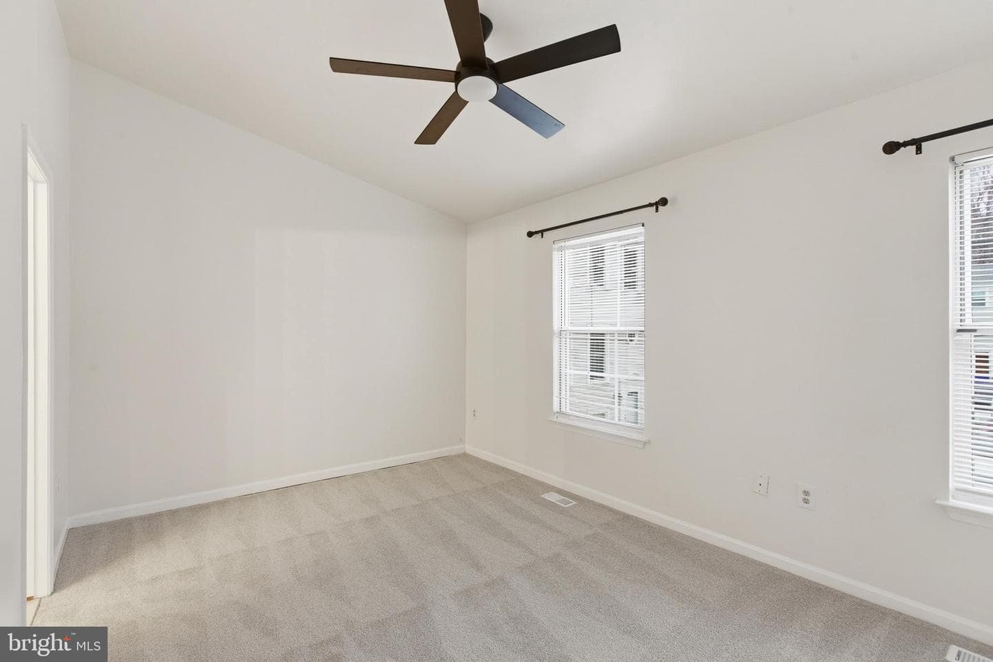 14606 London Lane photo 20