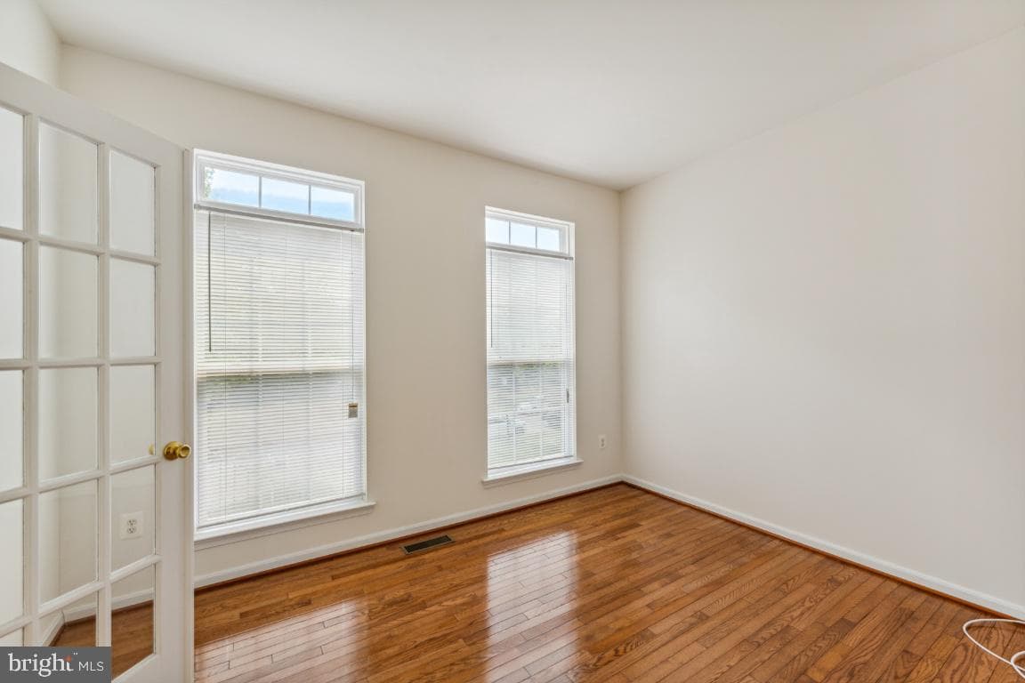 10103 Rolling Green Way photo 5