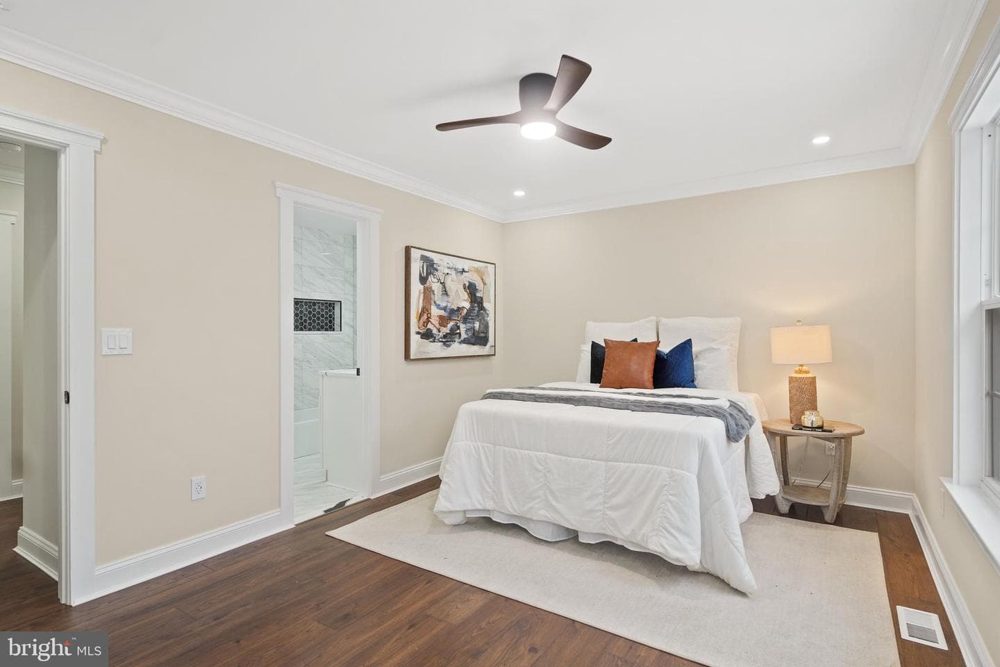 6021 Applegarth Place photo 9