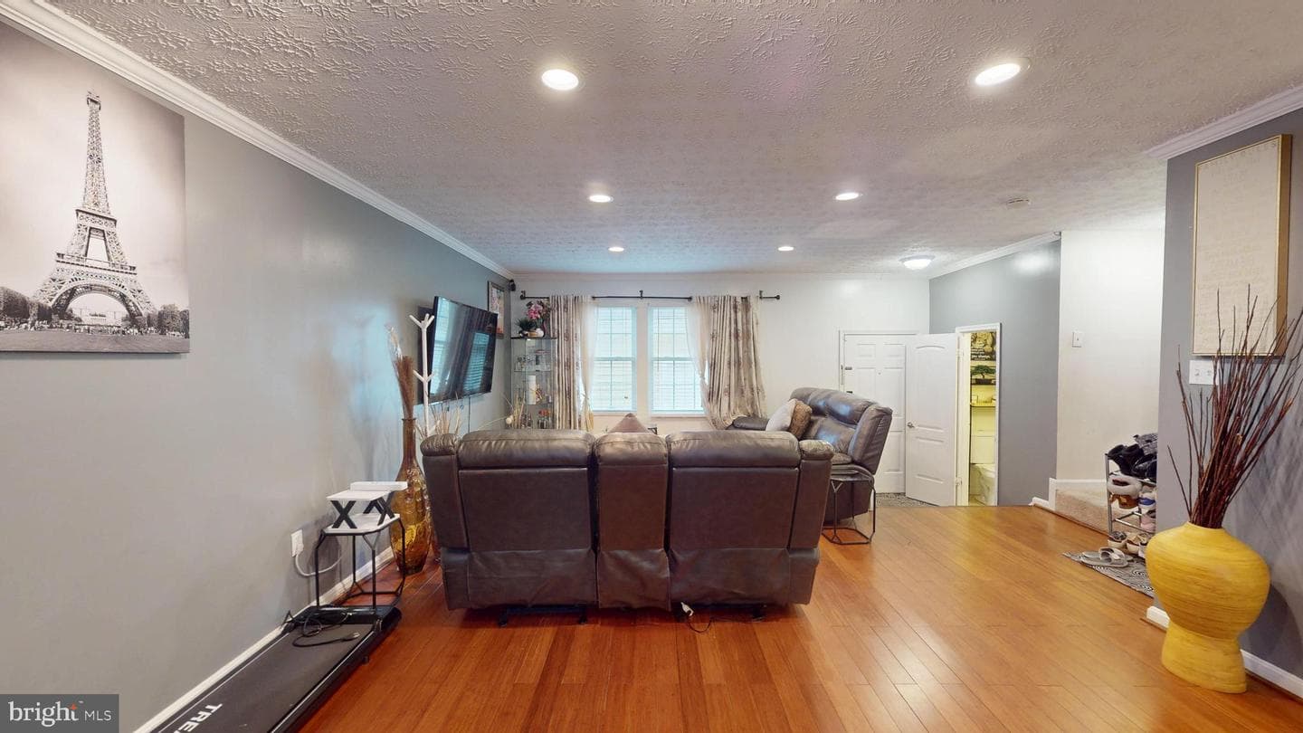 14516 Mayfair Drive photo 13