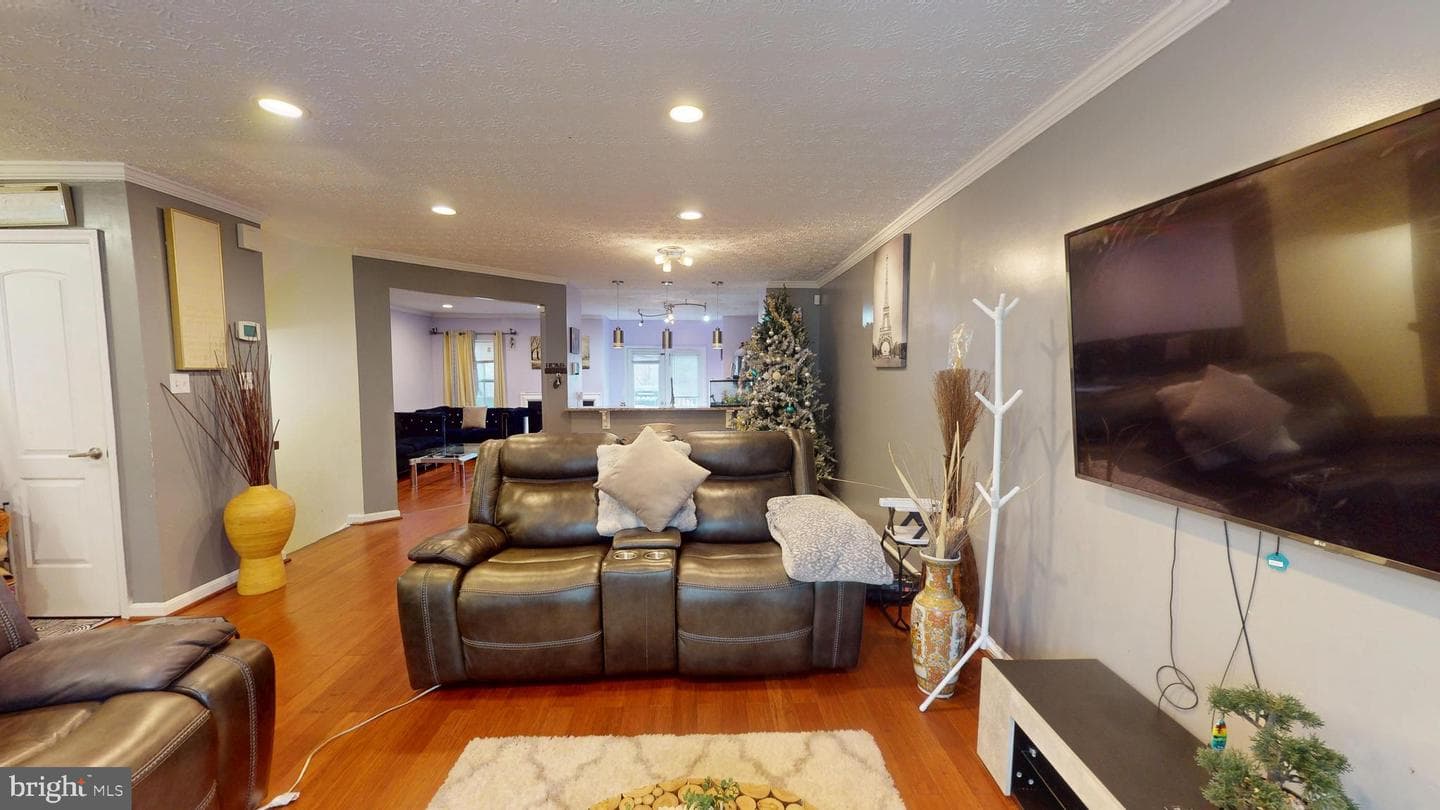 14516 Mayfair Drive photo 14